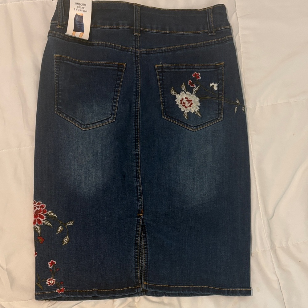 Floral Embroidered Denim Pencil Skirt - Picture 6 of 6